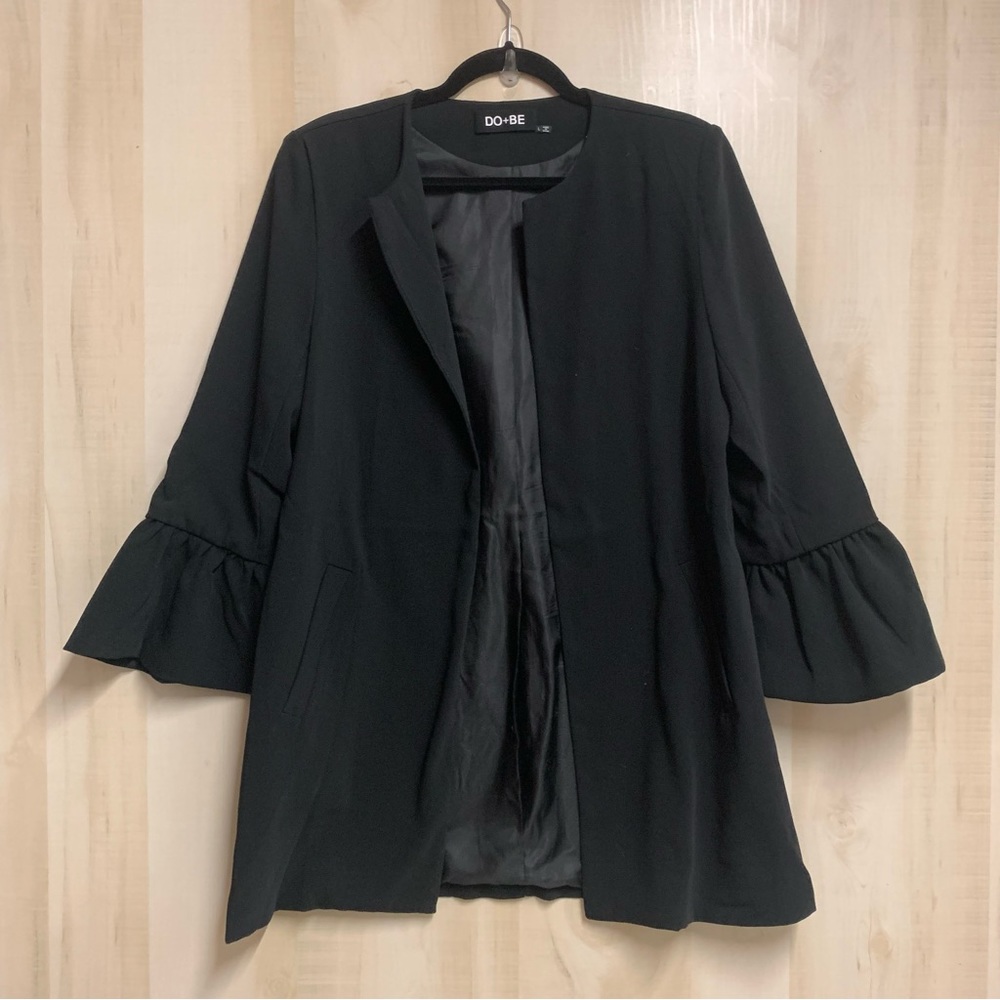 DO + BE Ruffle Classic Blazer Size Large - Picture 3 of 11